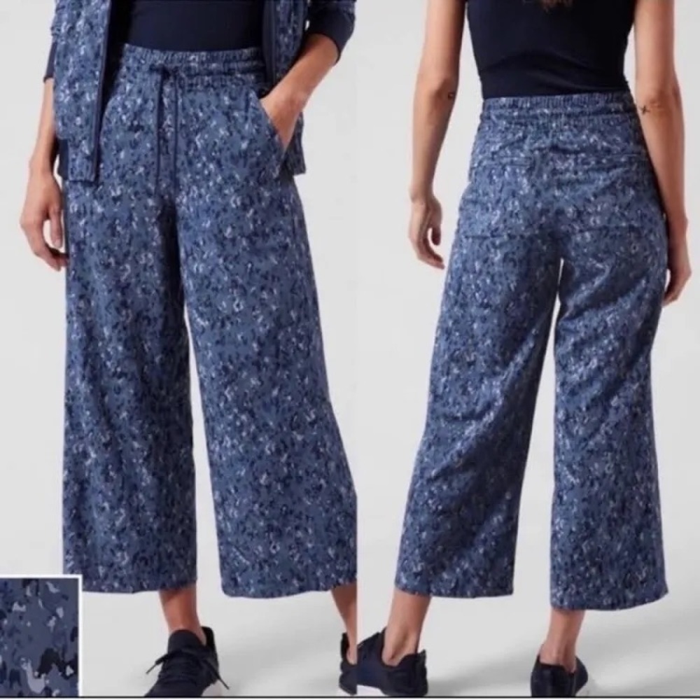 Athleta Avenue Printed Wide Leg Crop Pants Pull On Travel Outdoor Allure Navy 8